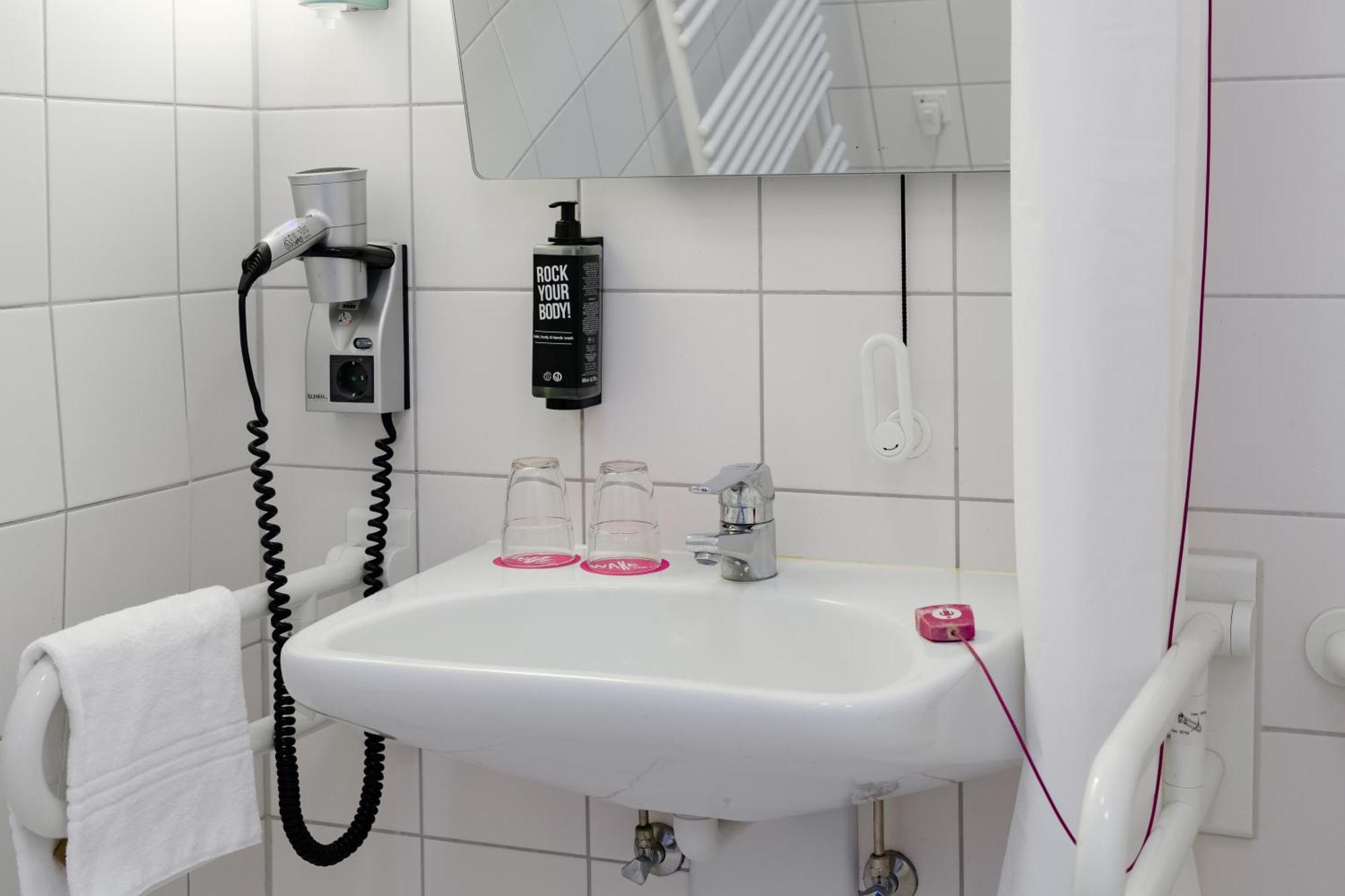 Ibis Hotel Hamburg St. Pauli Messe Exteriör bild