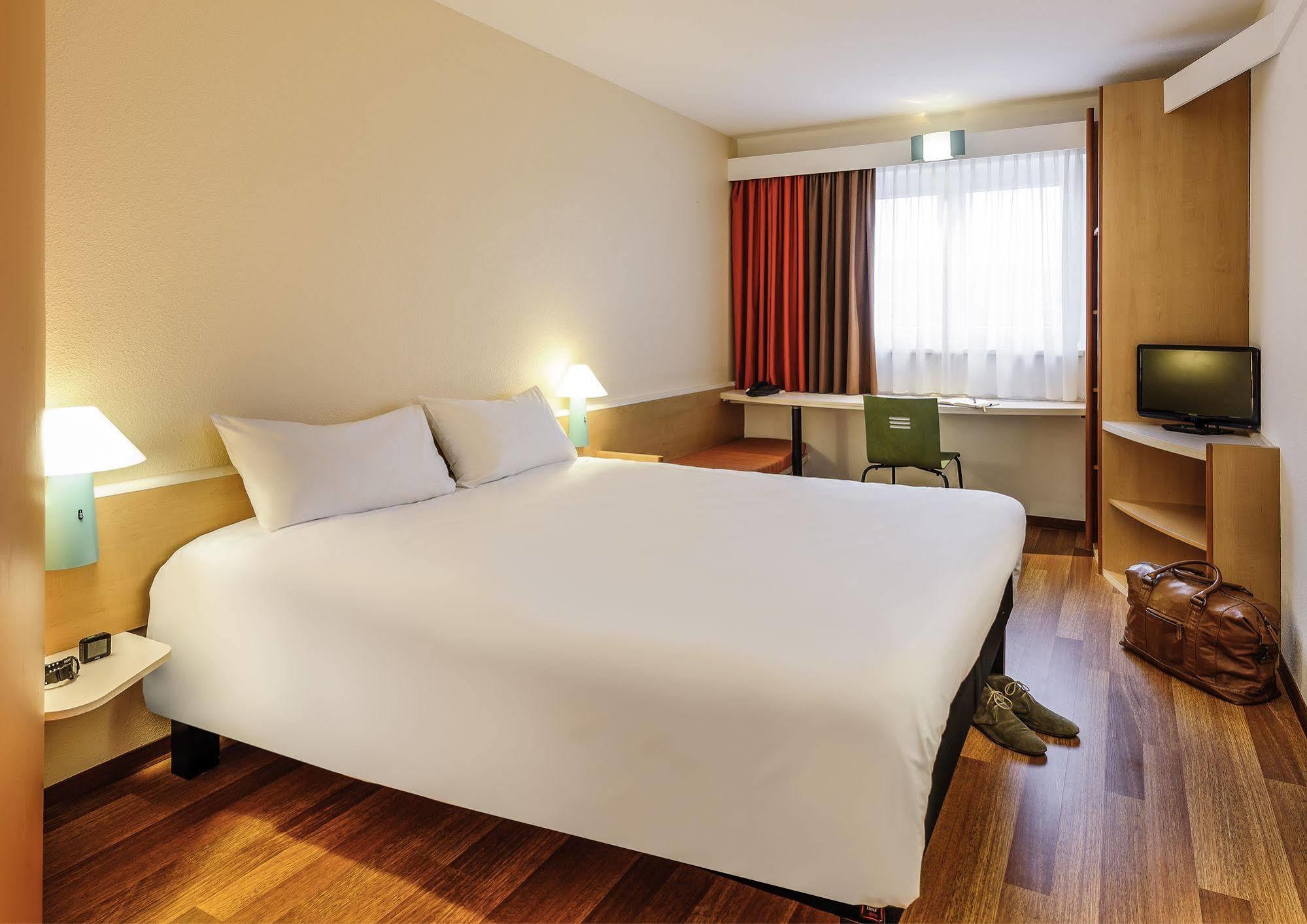 Ibis Hotel Hamburg St. Pauli Messe Exteriör bild
